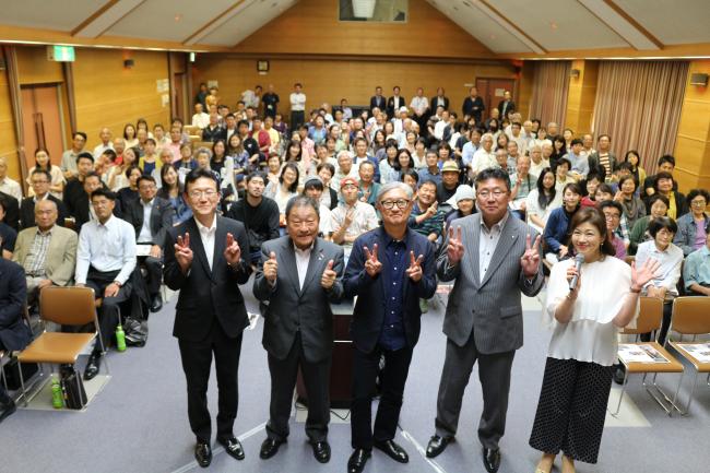 講演会の集合写真