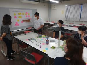 話し合いのまとめをしている様子