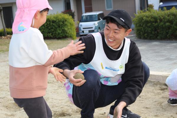 保育士外遊び
